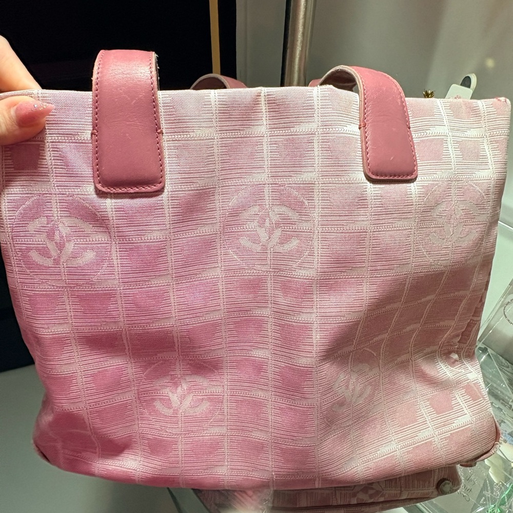 Chanel Pink Travel Ligne Tote Bag - Picture 2 of 6